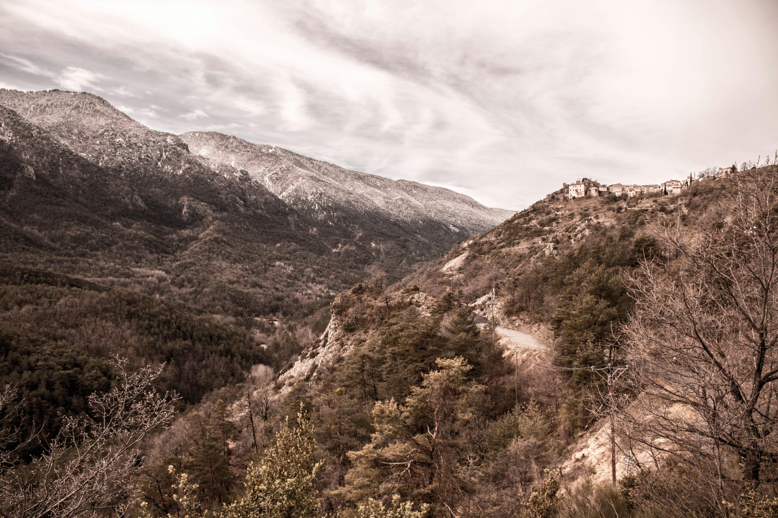 Breathtaking mountain landscape in Gourdon, Occitanie, France, showcasing natural beauty.